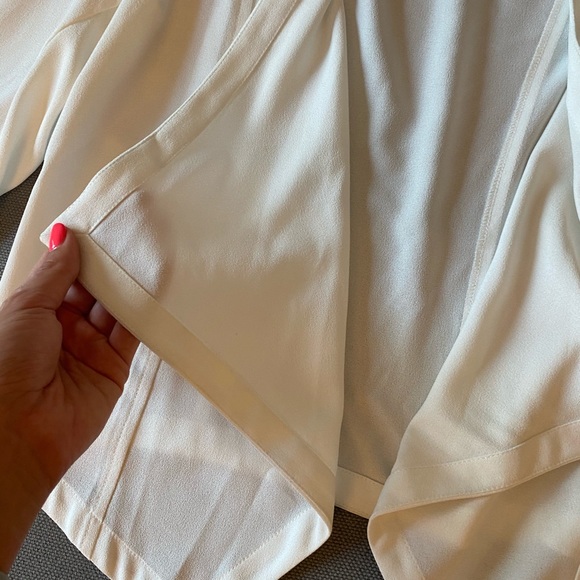 NWT Jack BB Dakota White Shrug Blouse - Picture 3 of 5